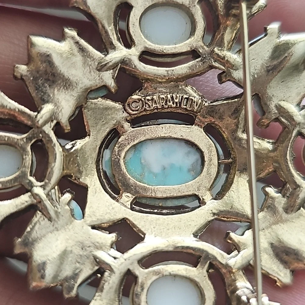 Vintage Signed Sarah Coventry 1968 Remembrance Collection Brooch And Pendant